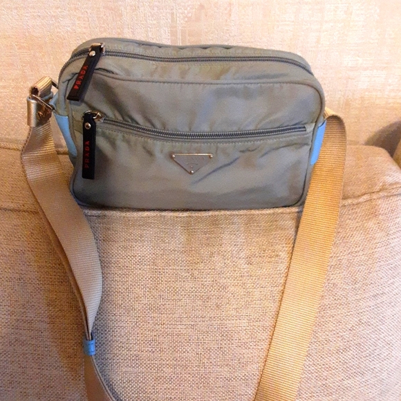 Prada crossbody nylon bag Firm price - Picture 1 of 17